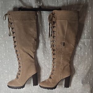 Eliza Stylish Tan Knee-High Lace-Up Boots Size 10